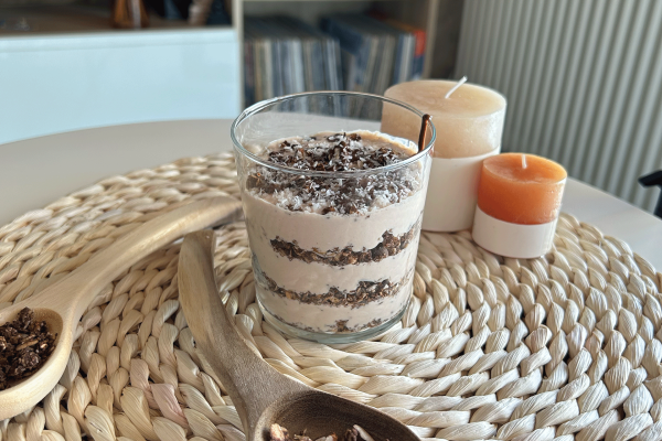 Semifreddo con granola cocco e cioccolato